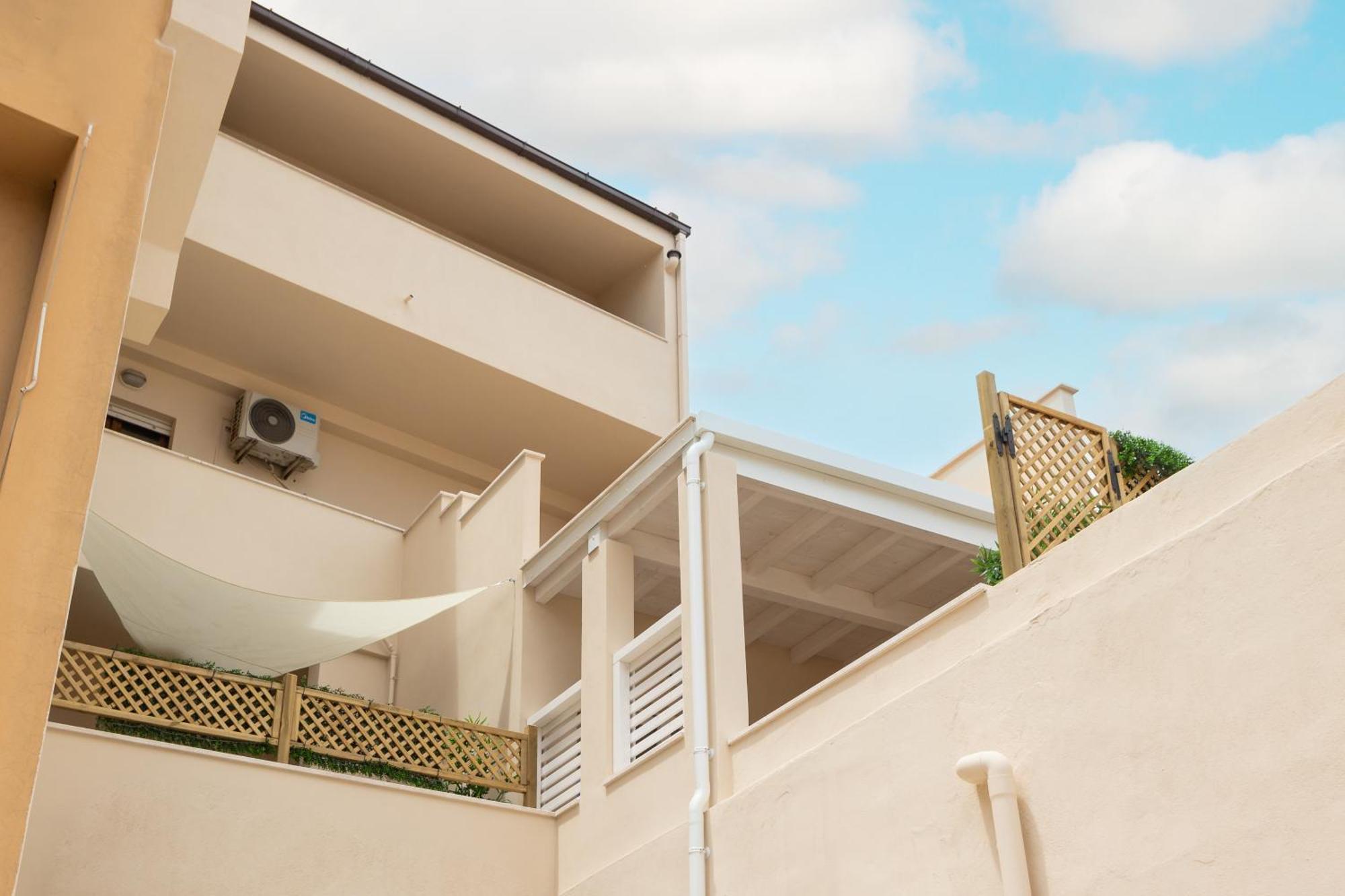 Domus Laetitiae Rooms & Apartments Quartu Sant'Elena Luaran gambar